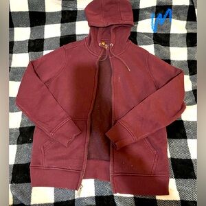 Burgundy carhartt hoodie, worn only a couple of times.